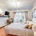 Charm Double En-Suite Bedroom 3