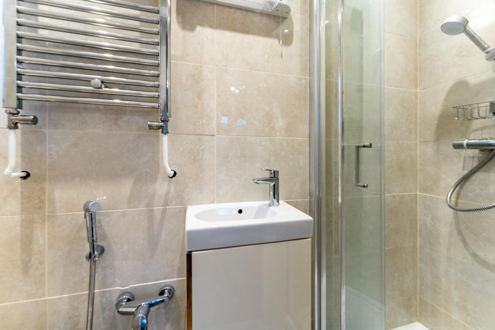 Charm Double En-suite Bedroom 3 Gasthof *